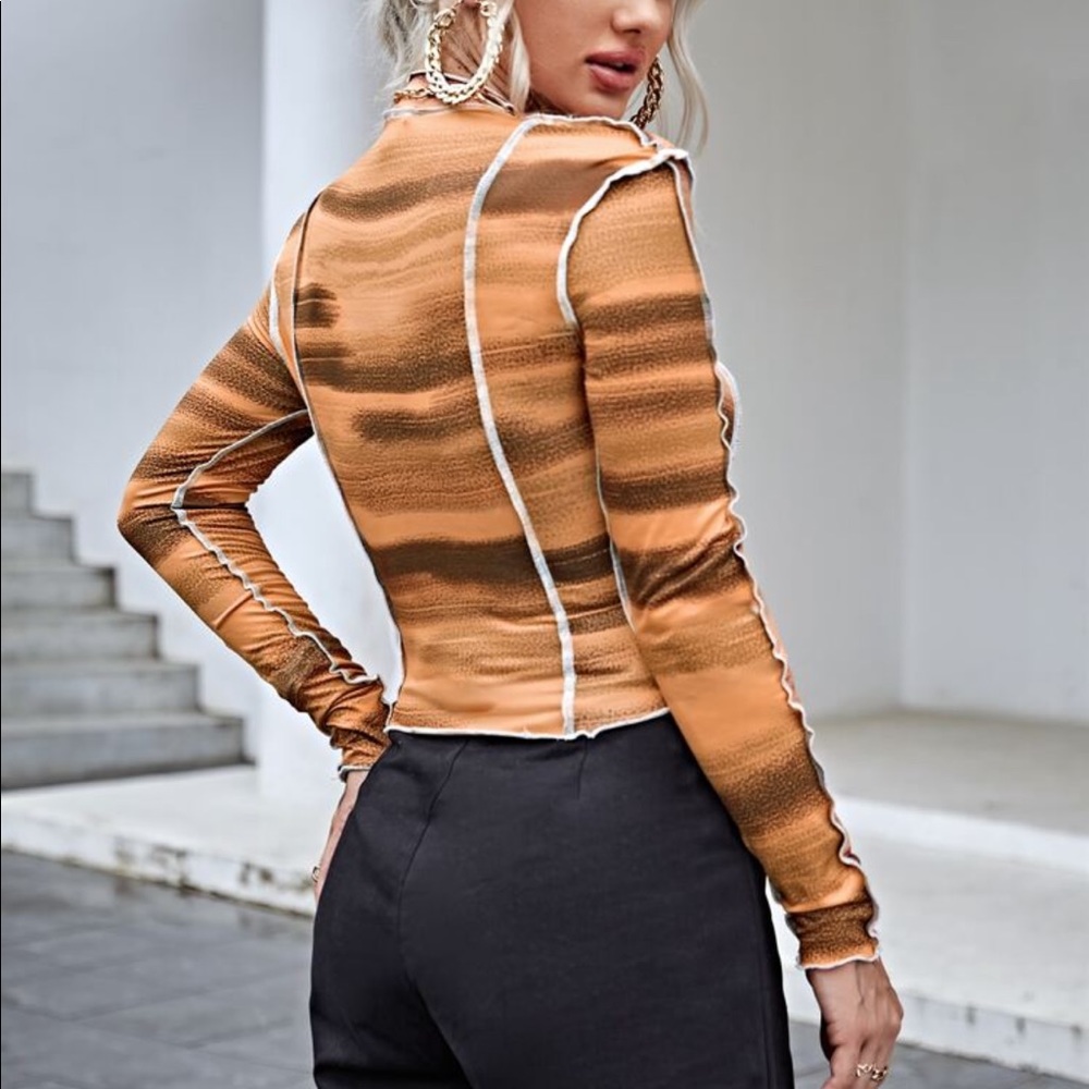 Contrast stitching top - Picture 2 of 5